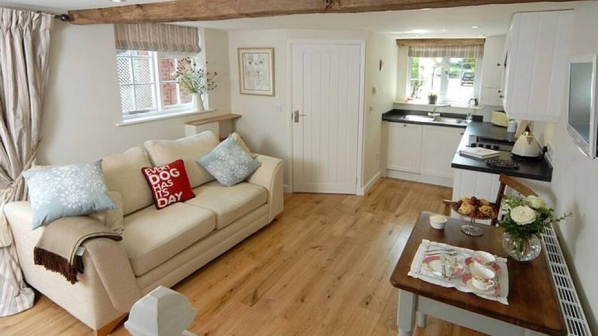 Childswickham Cottage | Holly Cottage ,Cotswold Hideaway on the edge of Broadway,