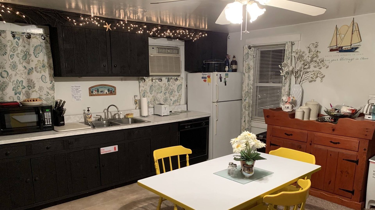 Witmer Apartment | Holly's Haven Apt in Amish country with deck/BBQ/one mile from attractions!
