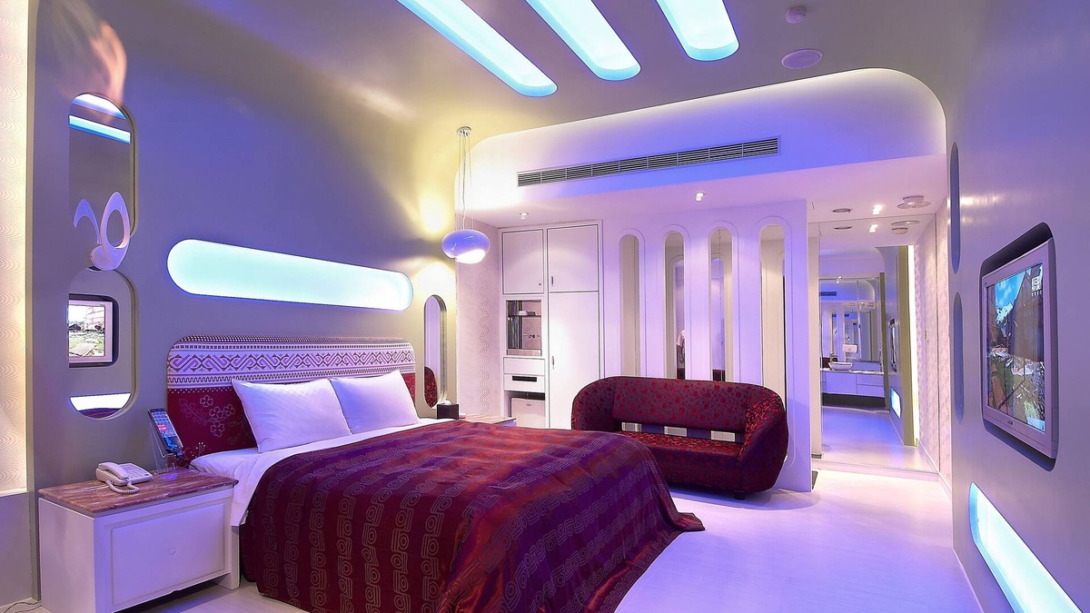 Pitou Hotel | Holly Wood Motel
