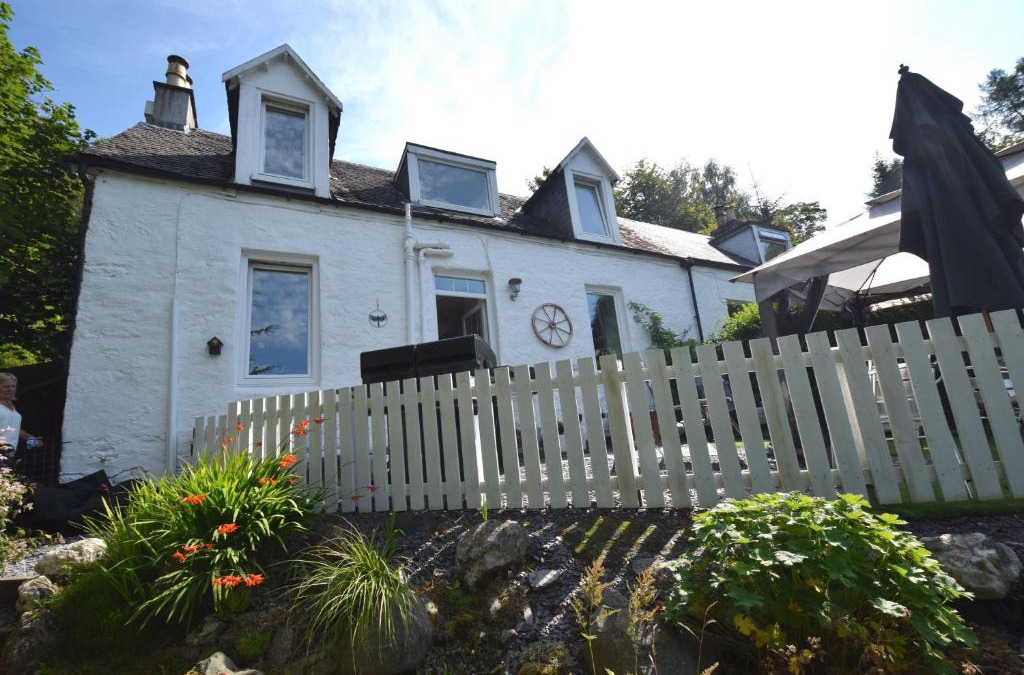 Cairndow House | Hollybank Cottage