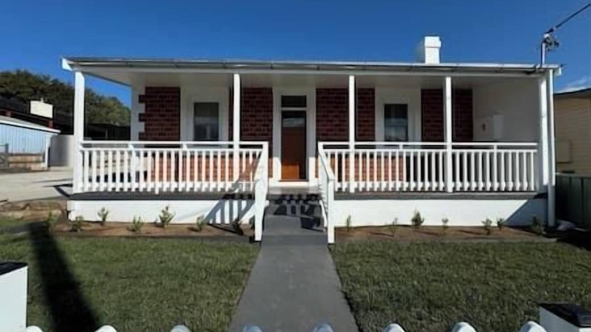 Cooma House | Hollyberry House Wellness BnB