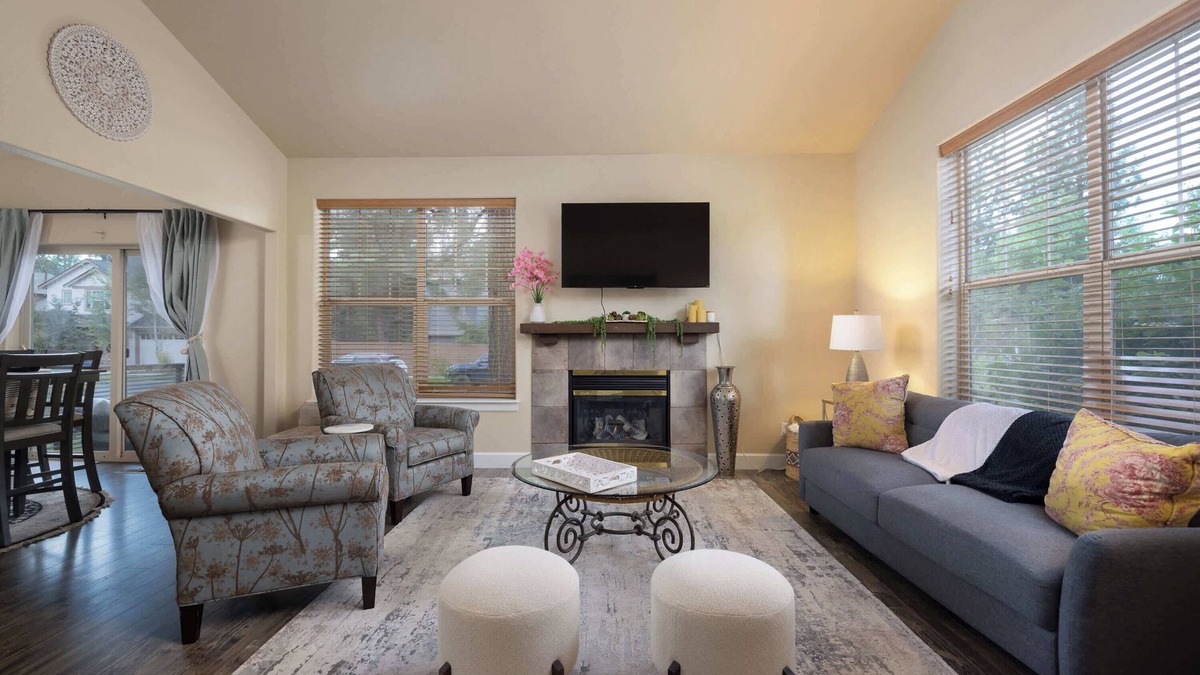 Southwest Bend House | Hollygrape Hideaway - Pet Friendly Sanctuary for 6