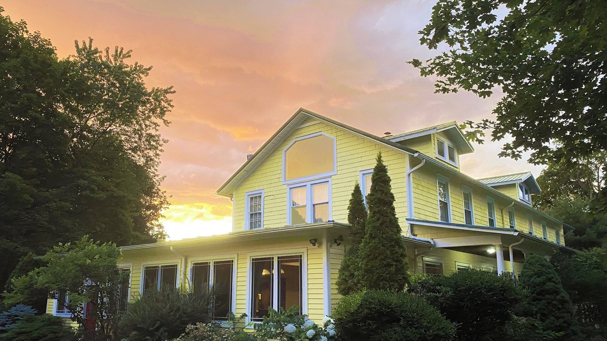 Catskill Cabin | HollyKissHudsonValley Fully Renovated Lodge- Private Guest Suite