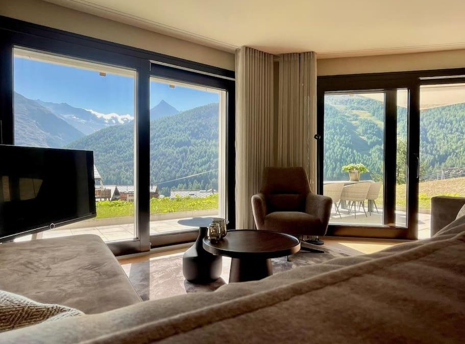 Saas-Fee Apartment | Hollywood 1 - A luxury, comfortable and spacious apartment located directly on the slopes!
