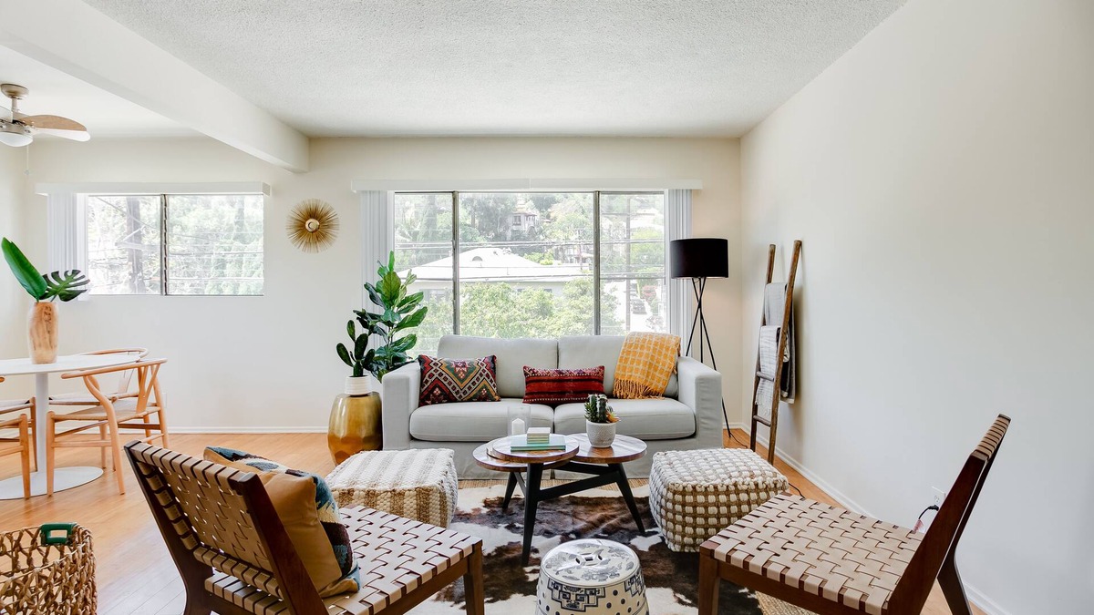 Beachwood Canyon Apartment | Hollywood Sign Selfie Perfection with Views and Parking Pet Friendly
