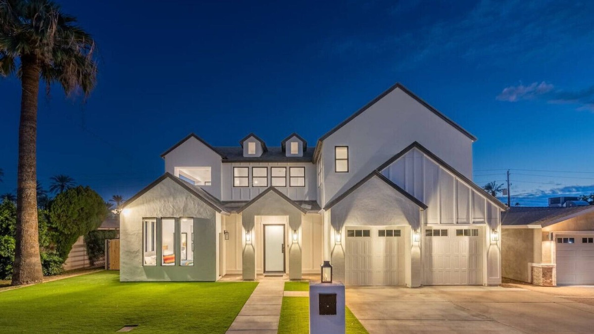 Arcadia Lite Villa | Hollywood Theme Luxe with Camelback Views