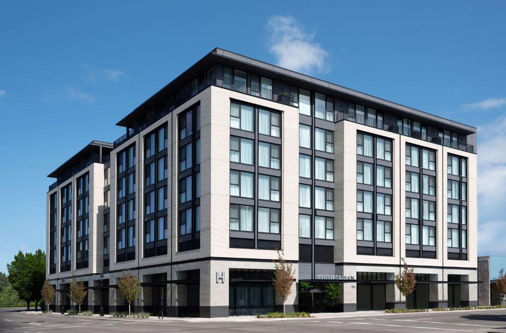 Central Area Hotel | Holman Riverfront Park Hotel Salem, Tapestry By Hilton