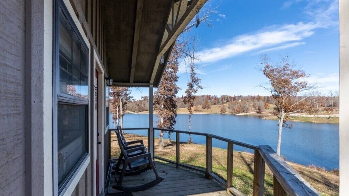 Muddy Pond Cabin | Holpps Pine Ridge Lake tiny house B