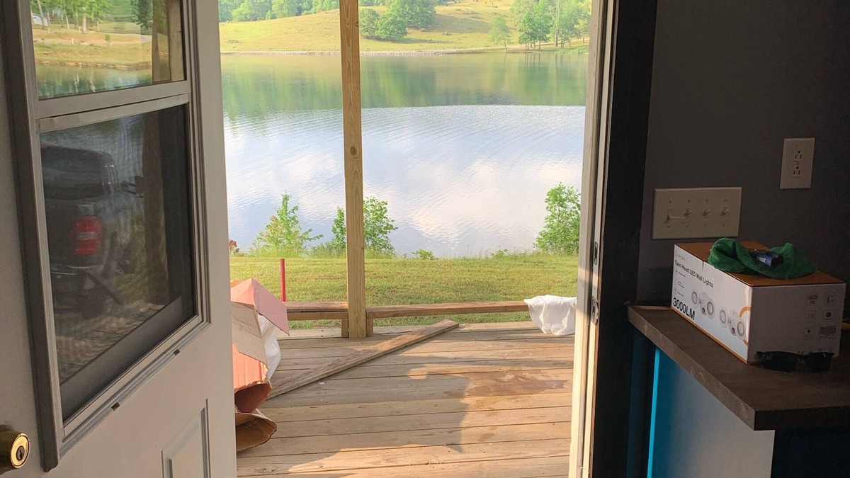 Muddy Pond Cottage | Holpps Pine Ridge Lake tiny house C