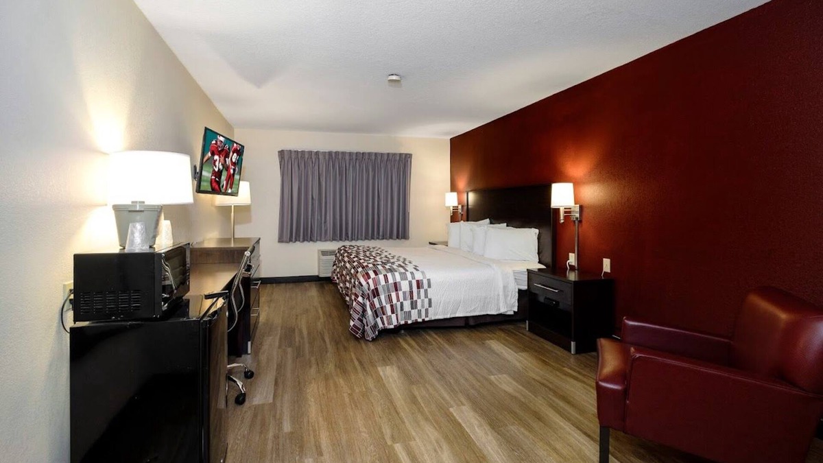 Holton Hotel | Holton Inn and Suites