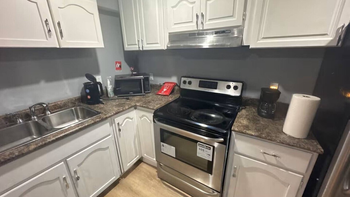 Woodstock Apartment | Homa Away From Home - Lovely Basement Apartment