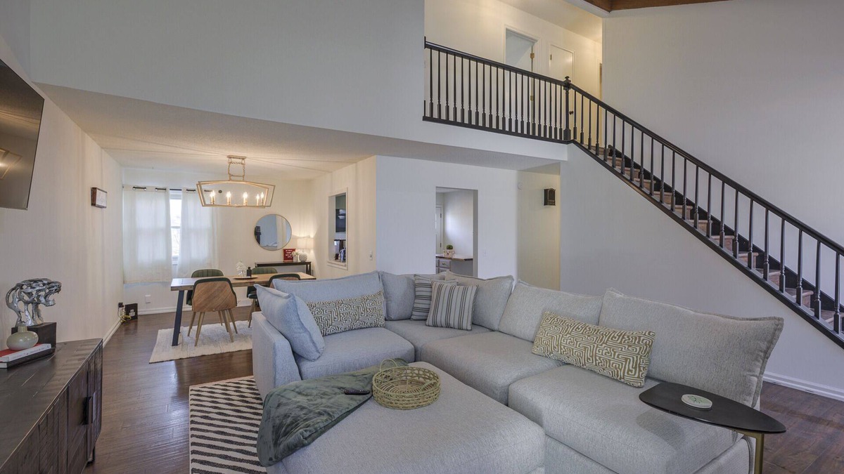 Millard House | HOMaha@Walnut Grove-full home w/playroom!