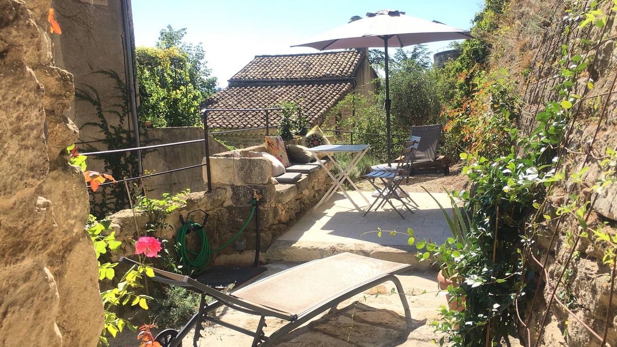 Grignan House | HOMAN house on the castle ramparts with romantic garden/terrace