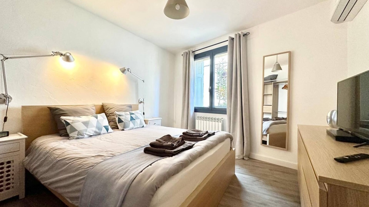 Chateauneuf-du-Pape Cottage | Home 12 les Vignes Gite