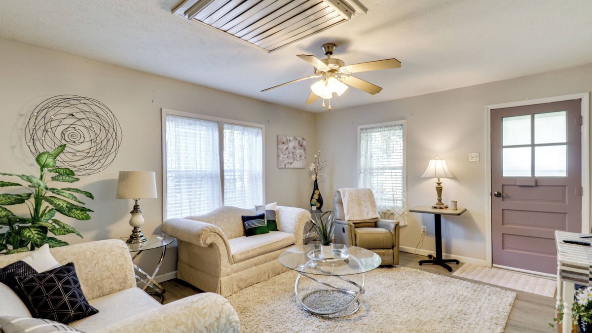 Litchfield House | Home < 3 Mi to Rte 66 & Lake Lou Yaeger!