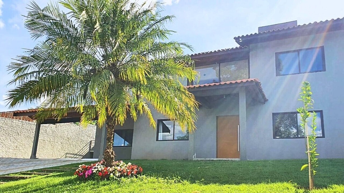 Jardim Estancia Brasil House | Home 64 I High Standard House w/ Heated Pool and 200Mbps WIFI