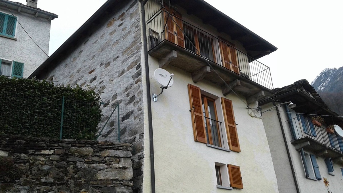 Spoccia House | Home - A HOLIDAY IMMERSED IN THE GREEN AND IN THE QUIET