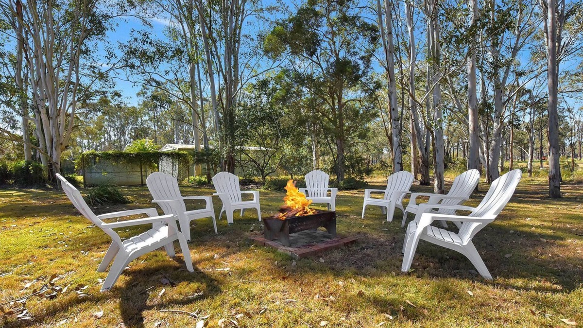 Lovedale House | Home Among the Gum Trees - Lovedale. Central to wineries and wedding venues