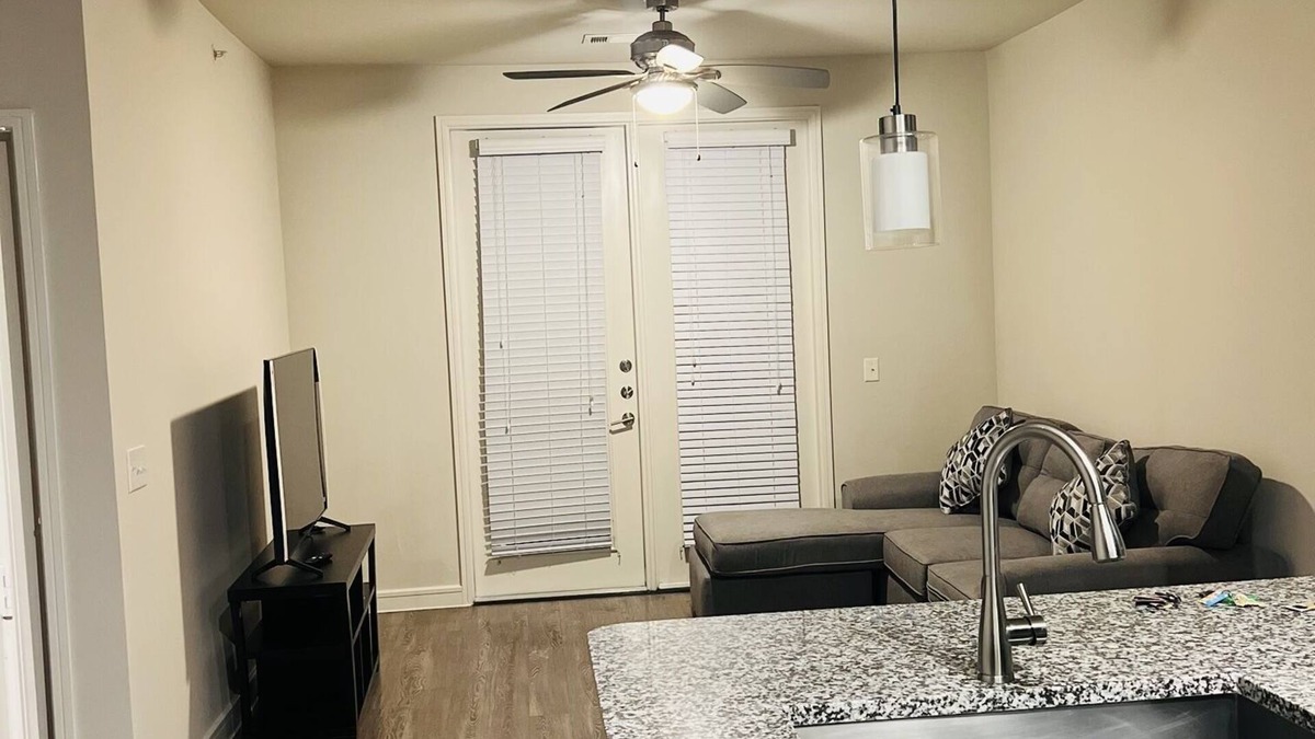 George Bush Park/Eldridge Apartment | Home at Energy corridor
