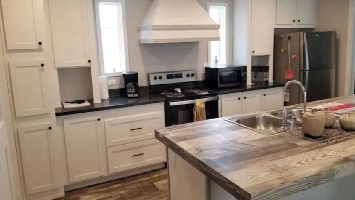 Paris House | Home at M&M Meadows