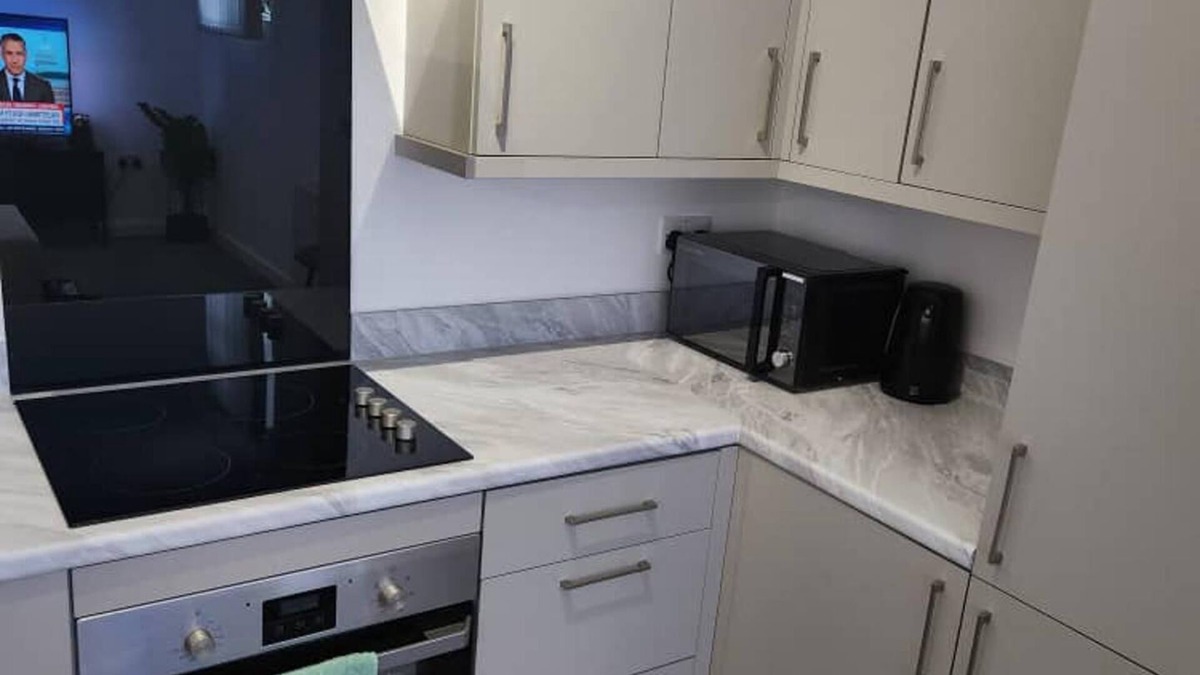 Burton on Trent Apartment | Home Away From Home in Burton on Trent