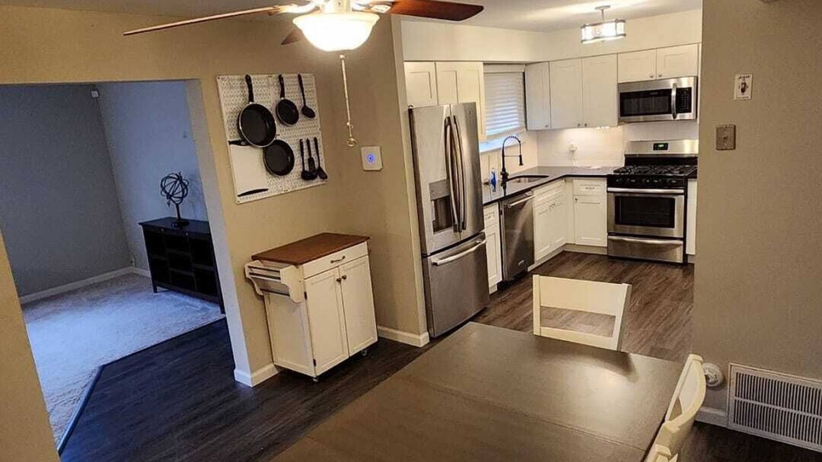 Central Islip House | Home Away From Home Luxe Condo