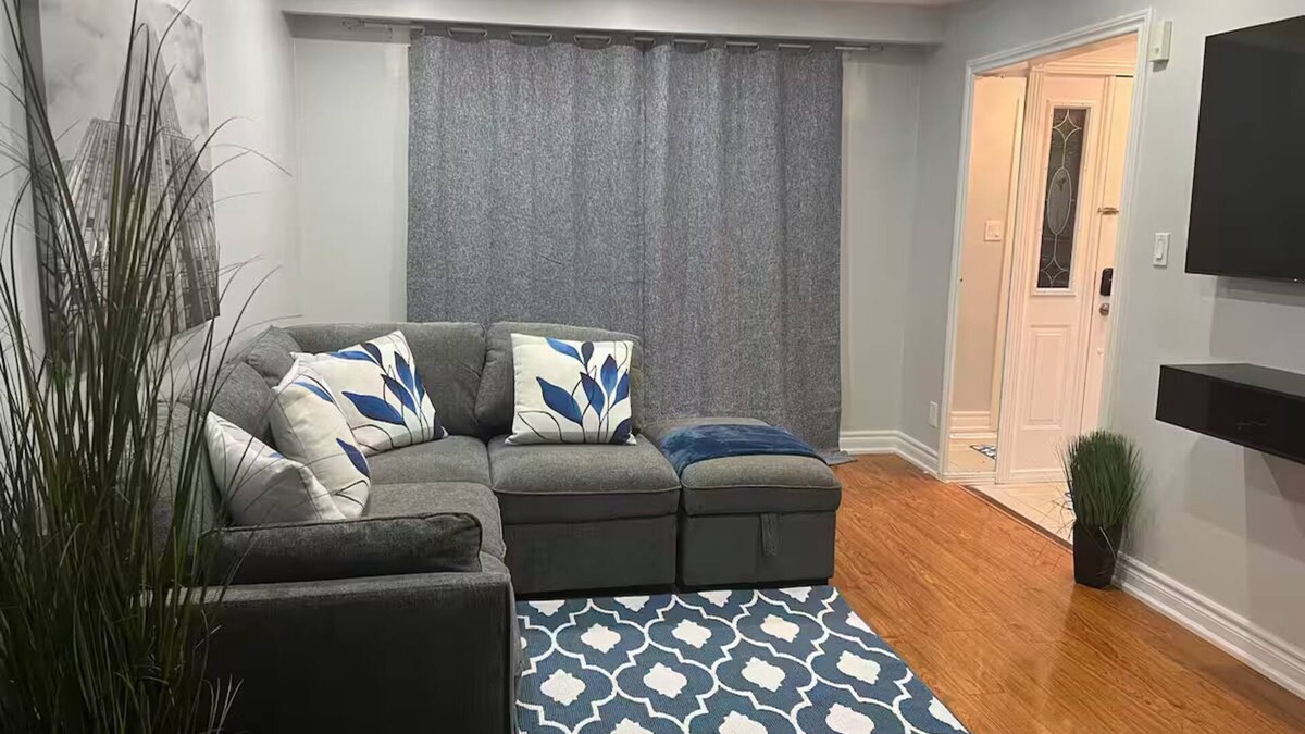 Malton House | Home away from Home-YYZ Airport