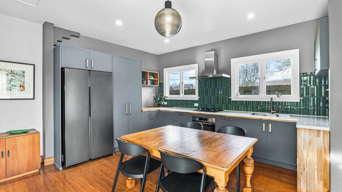 Somerfield House | Home away from home close to everything. Pet friendly.