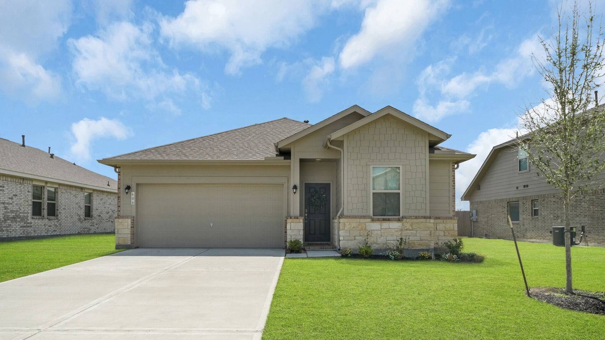 Baytown House | Home away from home. Cozy retreat in East Houston.