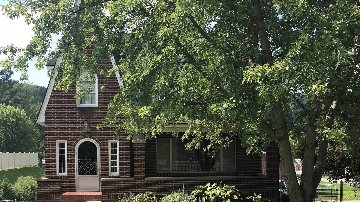 Blue Jay House | Home Away from Home 15 minutes Winterplace Near New River Gorge trails