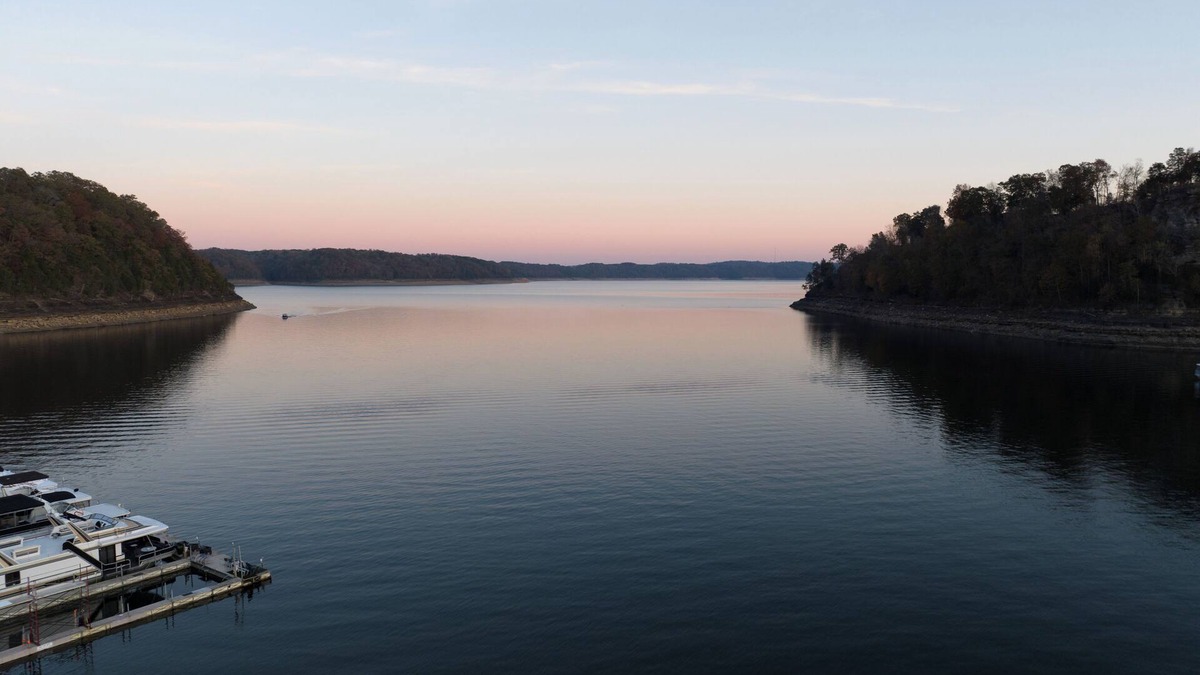 Jamestown Cabin | Home Away From Home 2 Bedroom 1 Bath Cabin located at Lake Cumberland #411