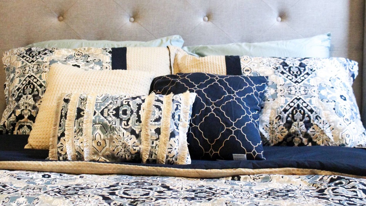 Lancaster House | Home Away from Home/ 5mins from dallas