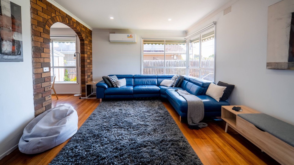 Thomastown House | Home away from home - Suburban Comfort