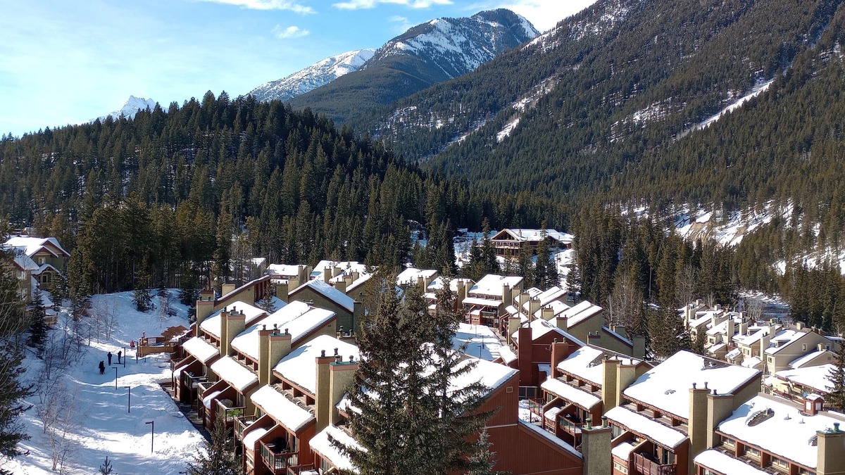 East Kootenay House | Home away from Home!