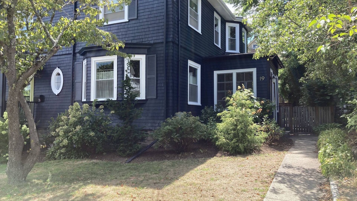 Arlington Apartment | Home away from home for work or graduate school.