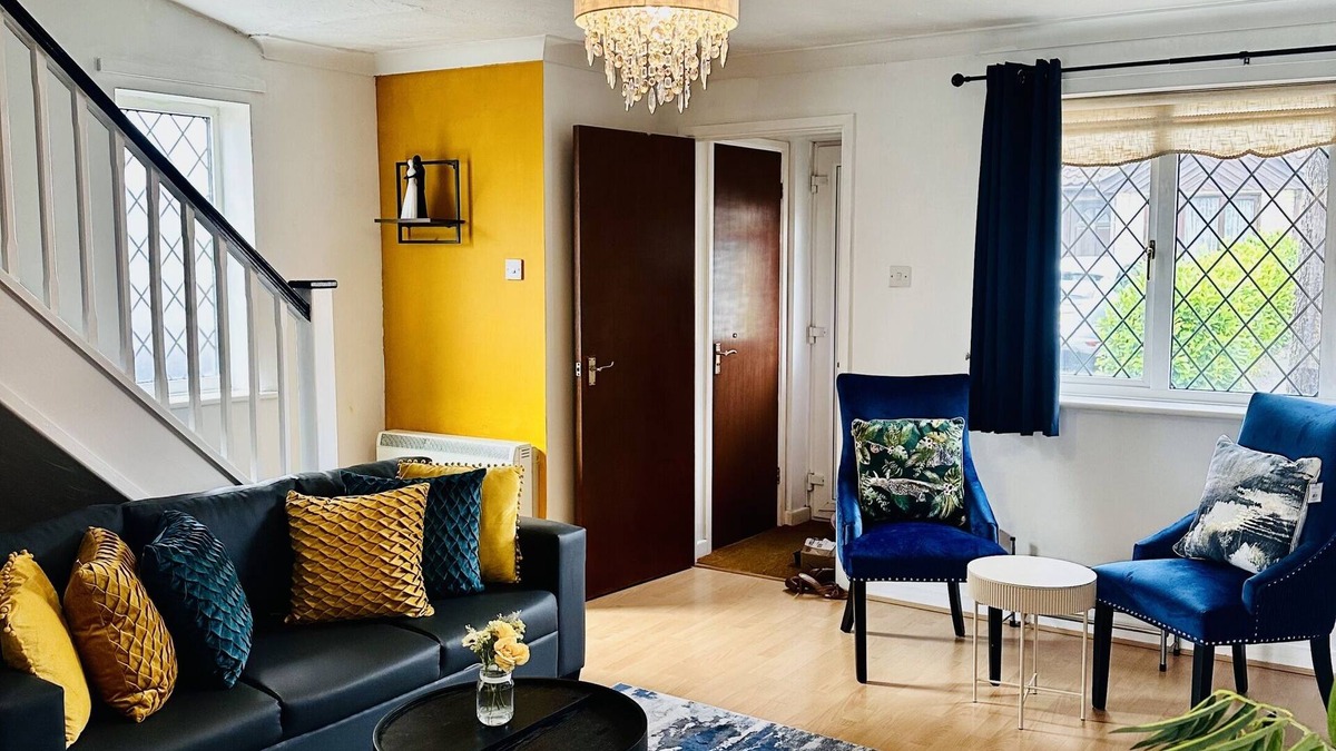Colchester House | Home away from home welcomes you