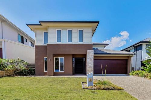 Rochedale House | Home away from home Grand Family Mansion