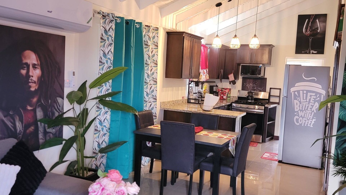 Spring Village House | Home away from Home 2-bedroom house with WiFi and AC in welcoming Old Harbour