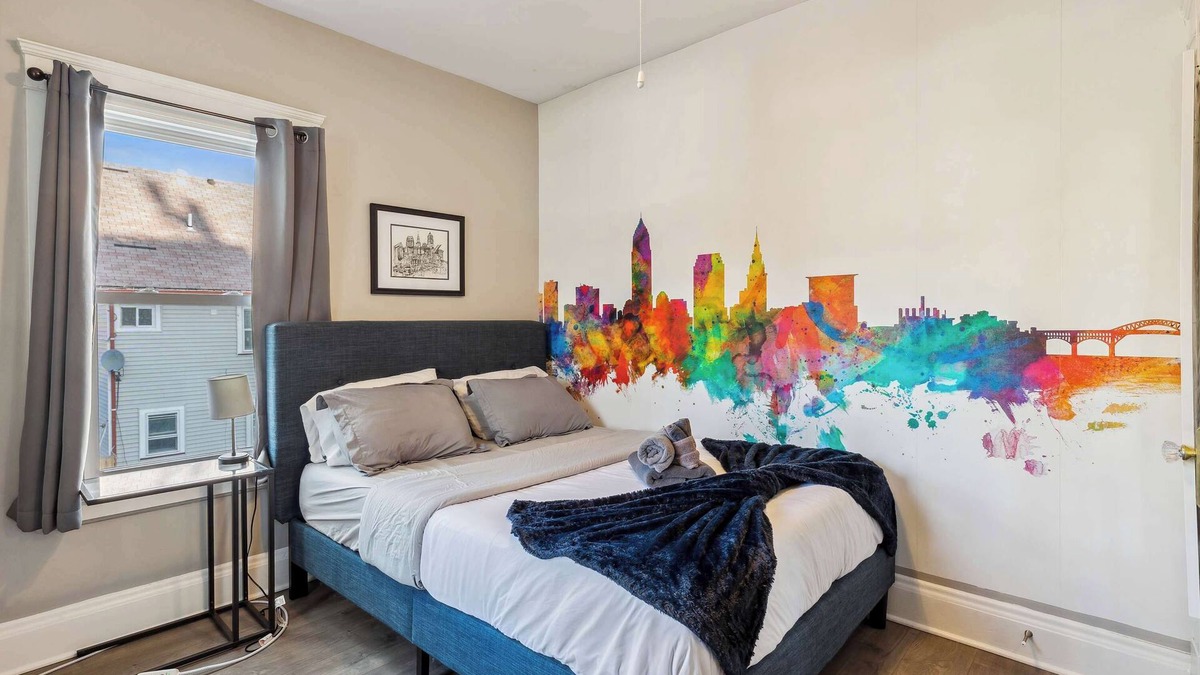 Lakewood Apartment | Home Away from Home near Downtown CLE- Entire APT!