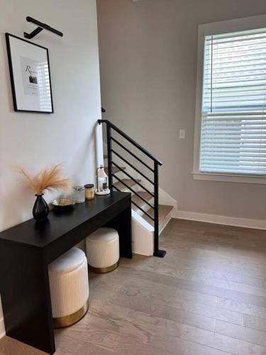 Arlington Apartment | Home away from home - Near Blue Oval City