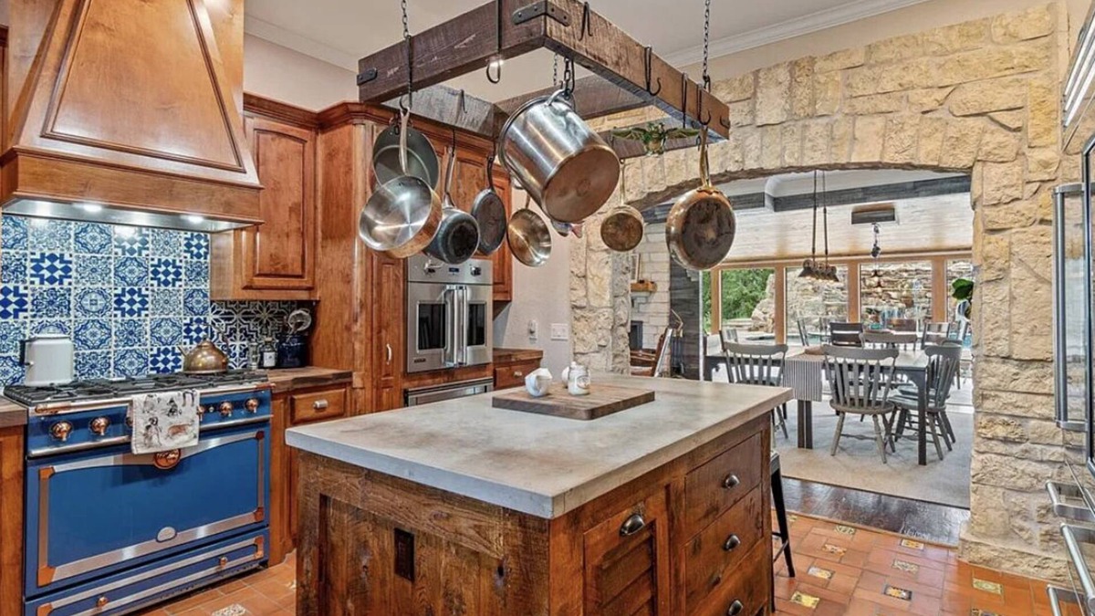 Van Zandt County House | Home away from Home! Ranch house with full gym
