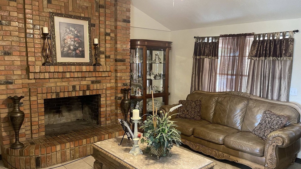 Eagle Pass House | Home away from home. Forget your worries in this spacious and peaceful home.