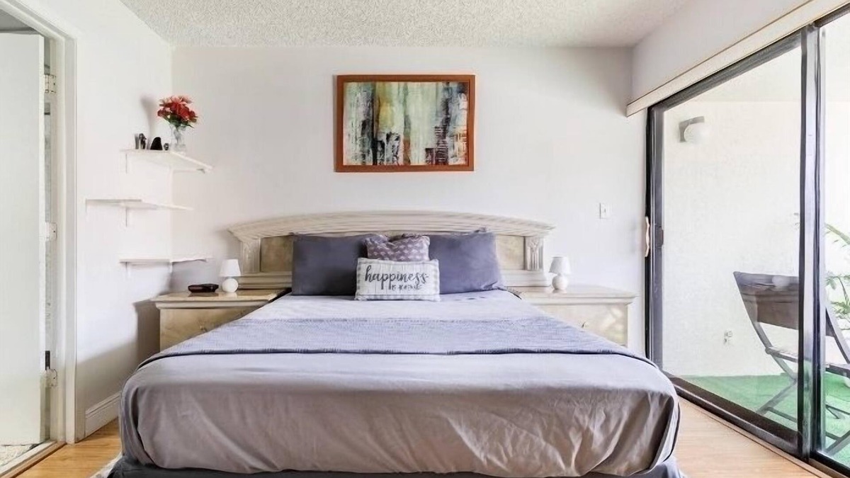 Inverrary House | Home Away From Home, Private Room with a Private bathroom and balcony
