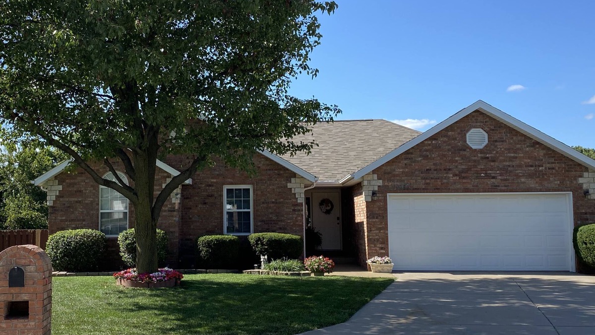 Nixa House | Home Away From Home