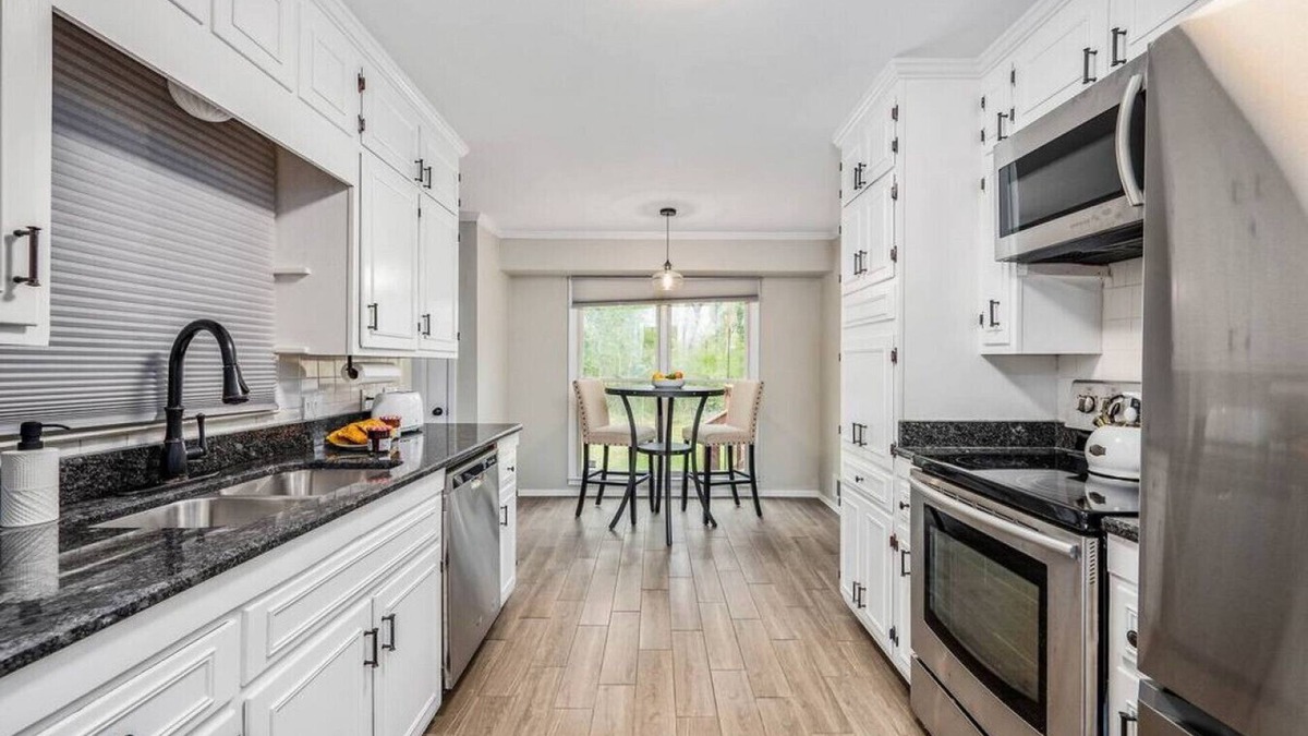 Macon House | Home Away From Home · Where Luxury Meets Comfort