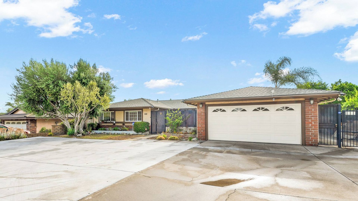 Glendora House | Home away home 4B 2B