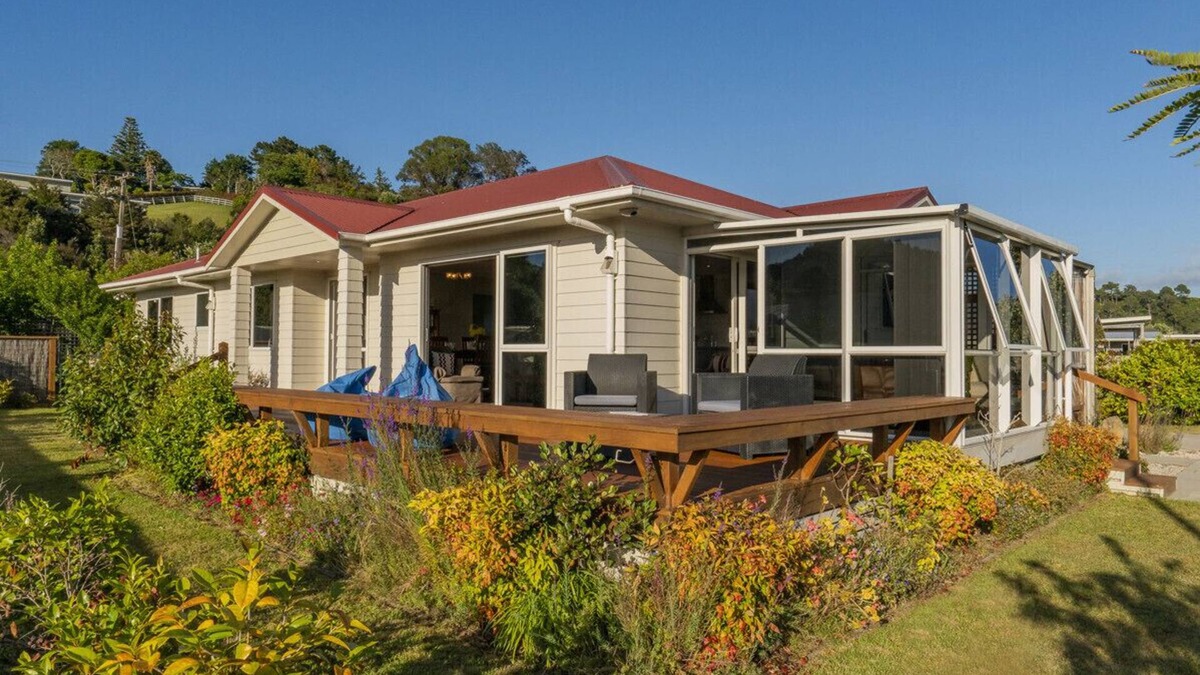 Cooks Beach Cottage | Home Base - Cooks Beach Holiday Home