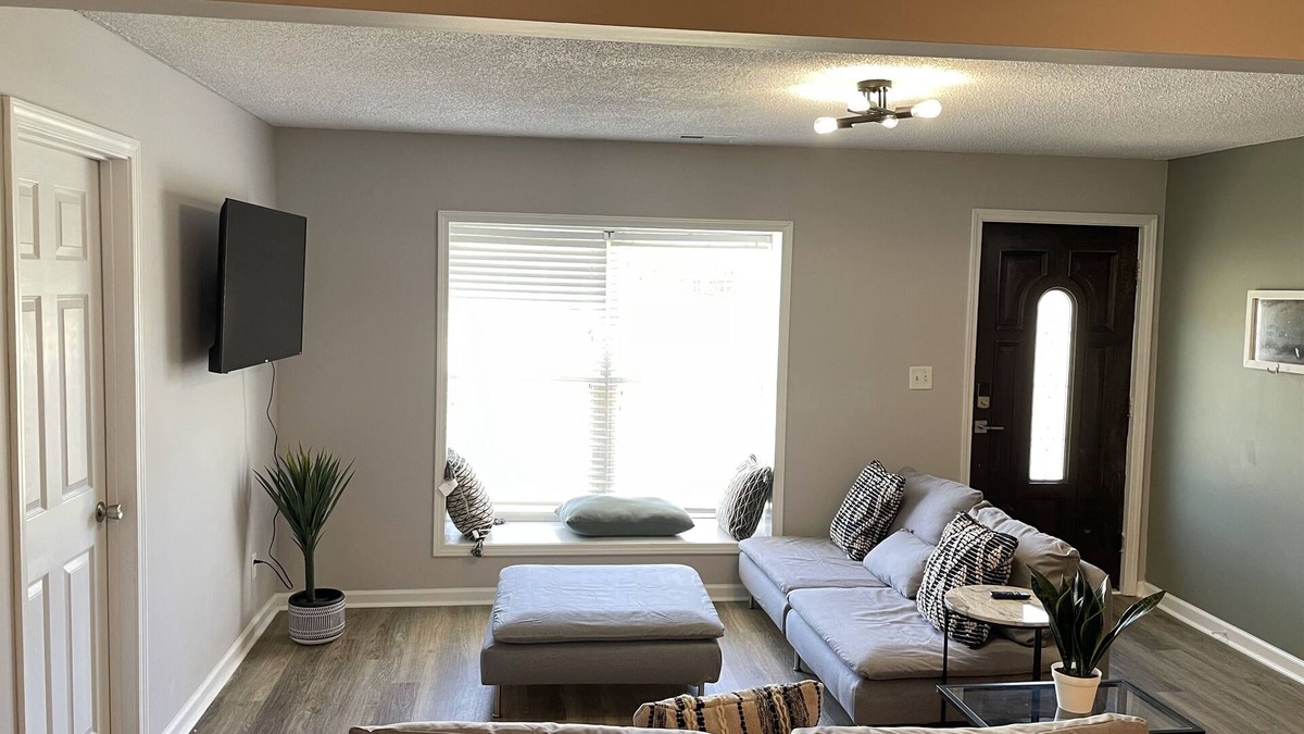 Hubert House | Home Base @ TopShelfStays. Close to Camp Lejeune and the beaches!