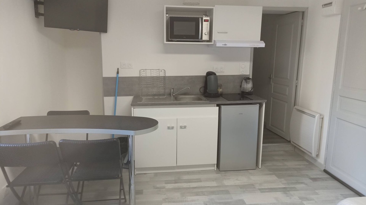 Charmes Apartment | Home Connect A1 Apartment