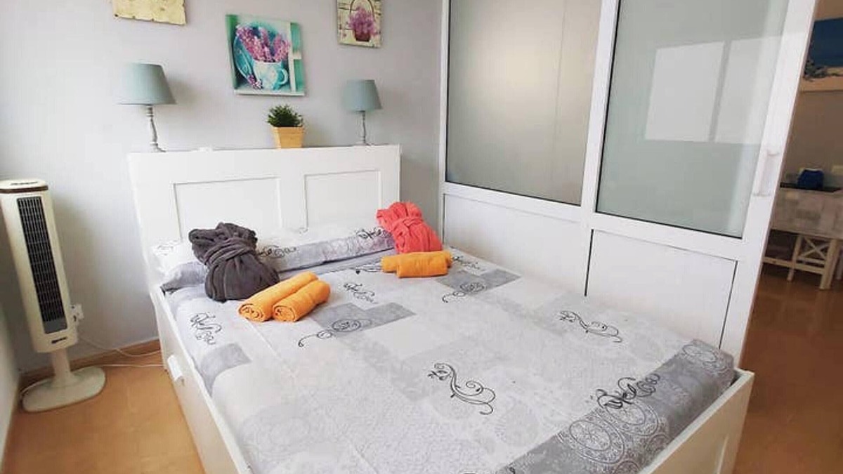 Las Palmas de Gran Canaria Apartment | Homerez - Cozy apartment in Las Palmas 38 m² with garden